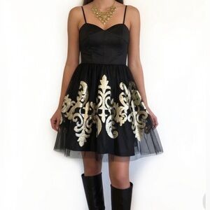 Hailey Logan Tulle Mini Dress Black w/Gold pattern, sweetheart neckline sz 2